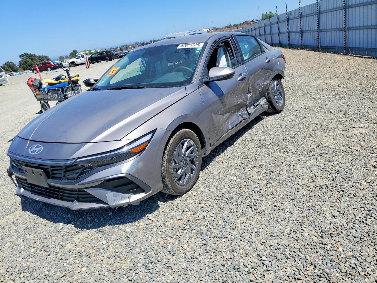 2024 Hyundai Elantra Blue - zdjęcie główne