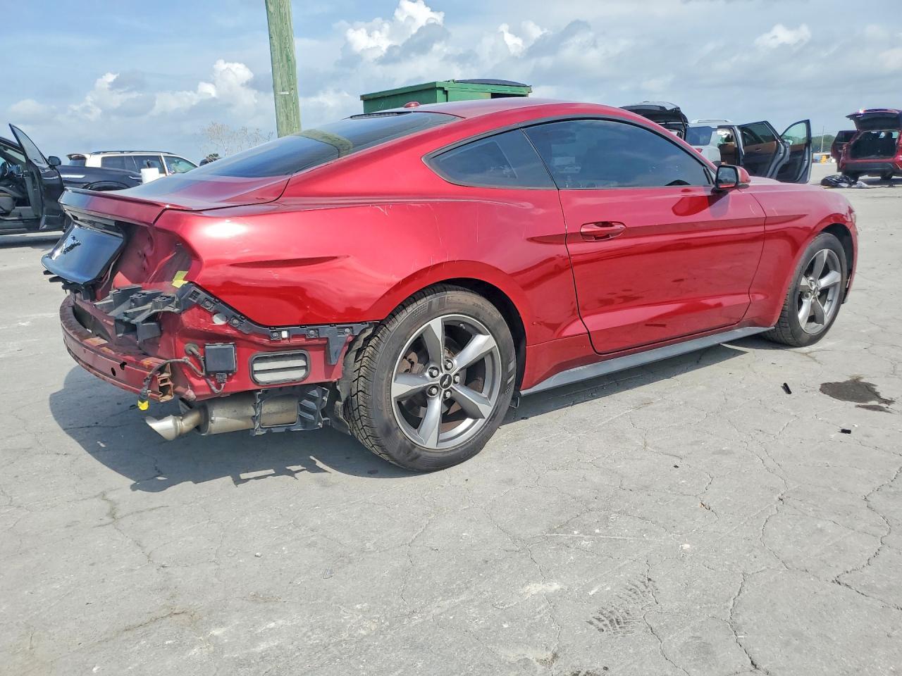 2015 Ford Mustang - zdjęcie 3
