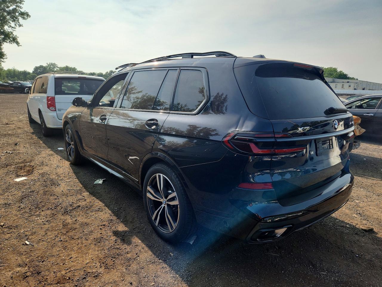2026 BMW X7 xDrive40I - zdjęcie 2