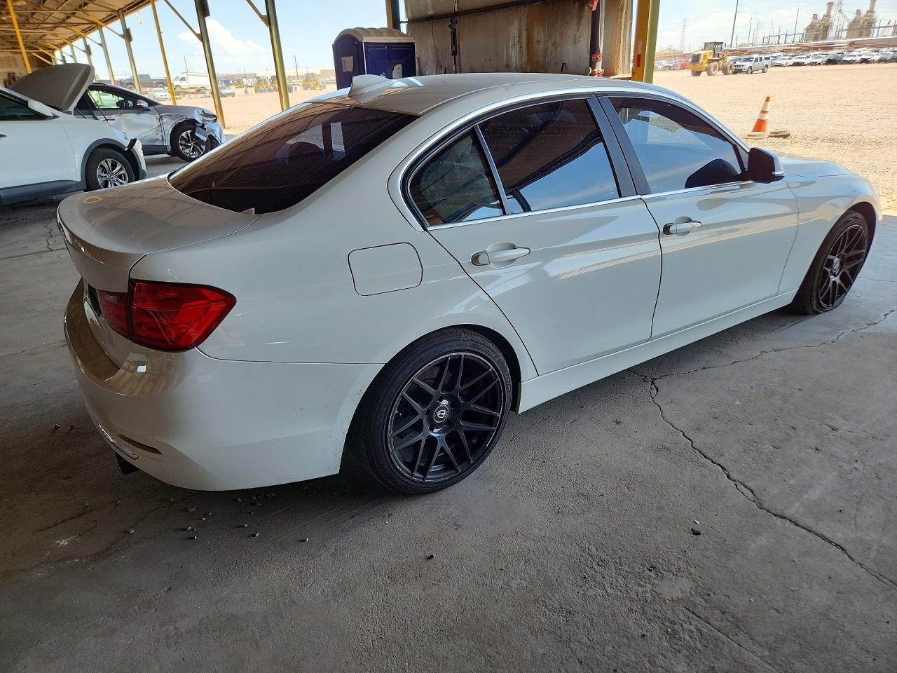 2015 BMW 320 I - zdjęcie 3