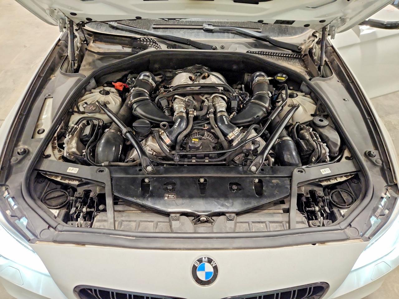 2016 BMW Seria 5 550i - zdjęcie 11