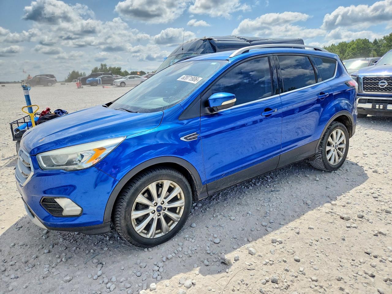 2017 Ford Escape Titanium - zdjęcie główne
