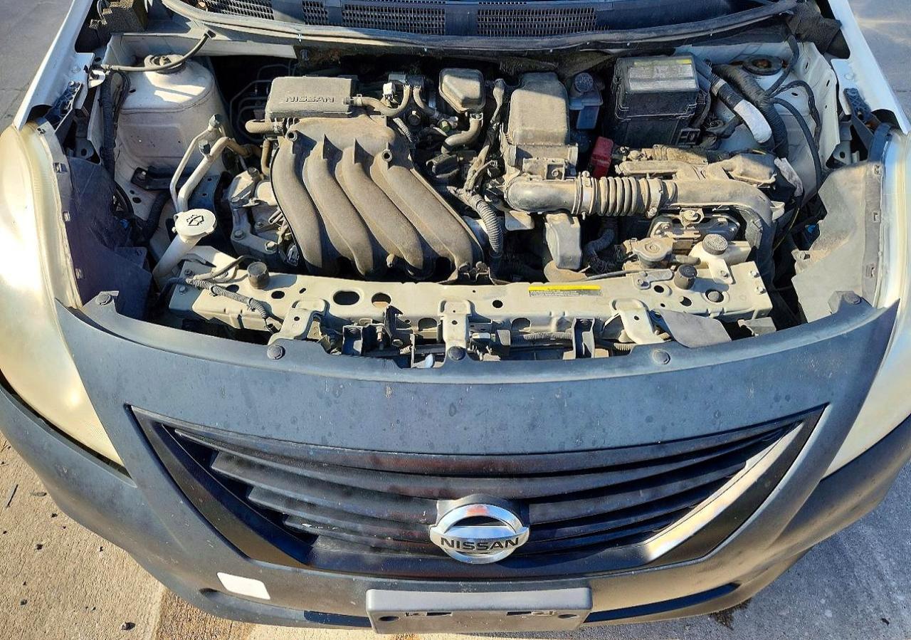 2013 Nissan Versa 1.6 S - zdjęcie 11