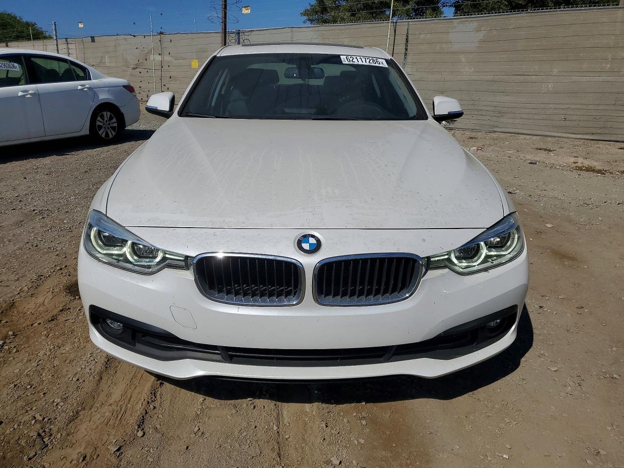 2018 BMW Seria 3 320i - zdjęcie 5