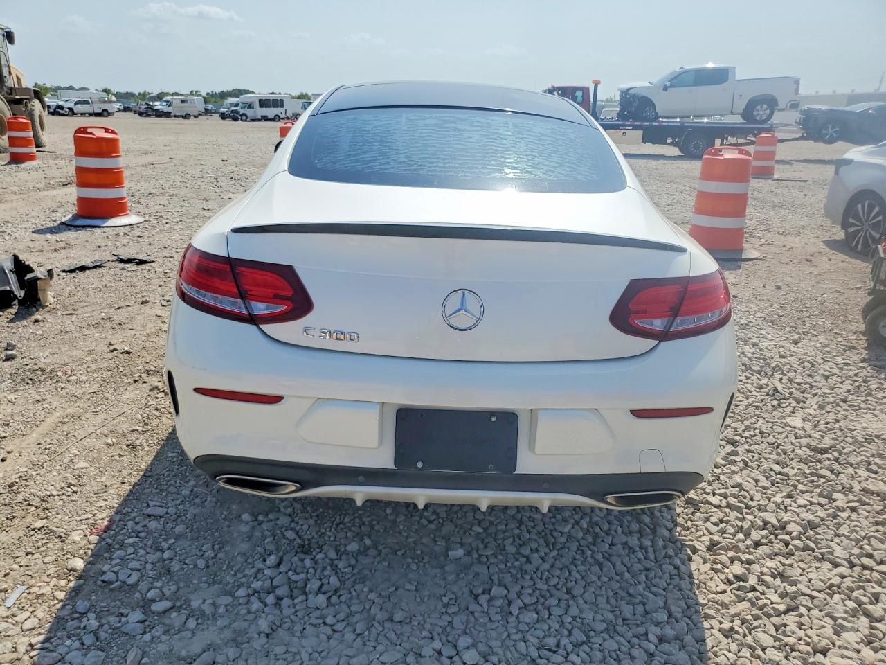 2020 Mercedes-Benz C 300 - zdjęcie 6