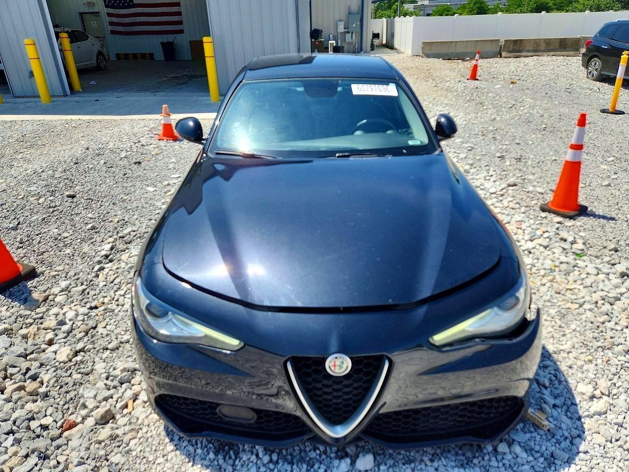 2018 Alfa Romeo Giulia - zdjęcie 5