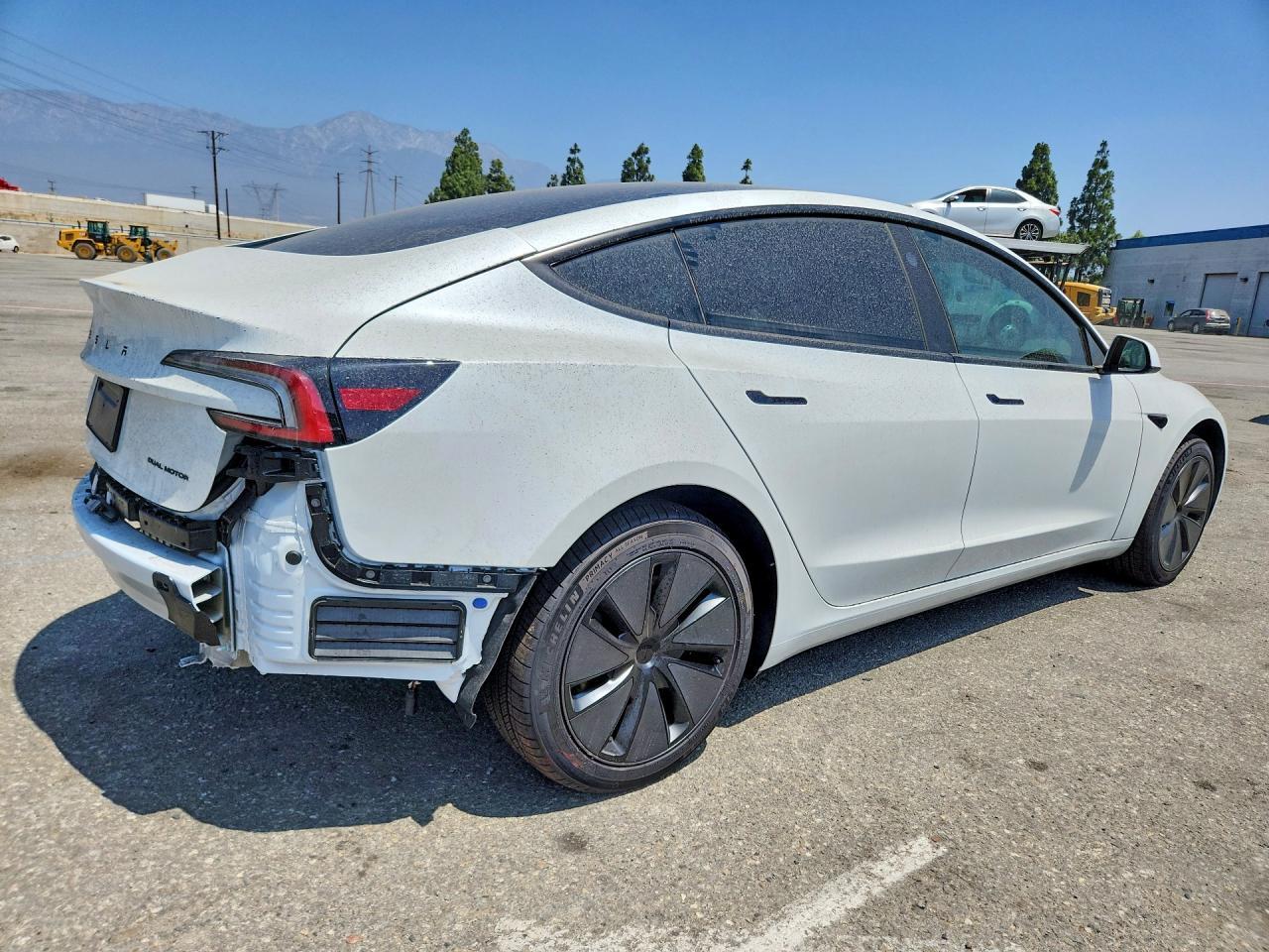 2026 Tesla Model 3 - zdjęcie 3