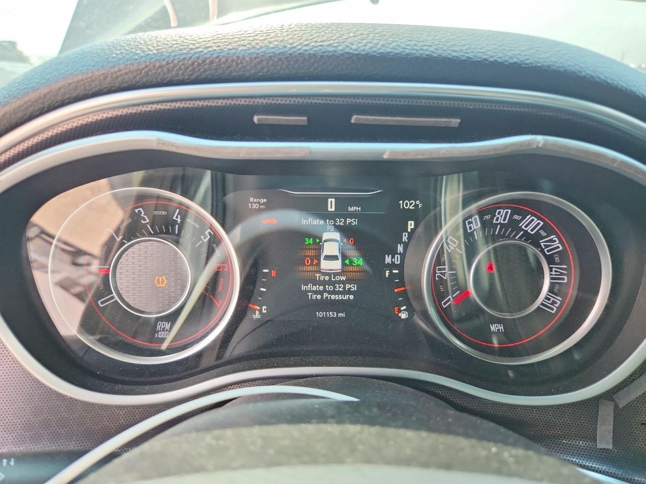 2016 Dodge Challenger R - zdjęcie 9