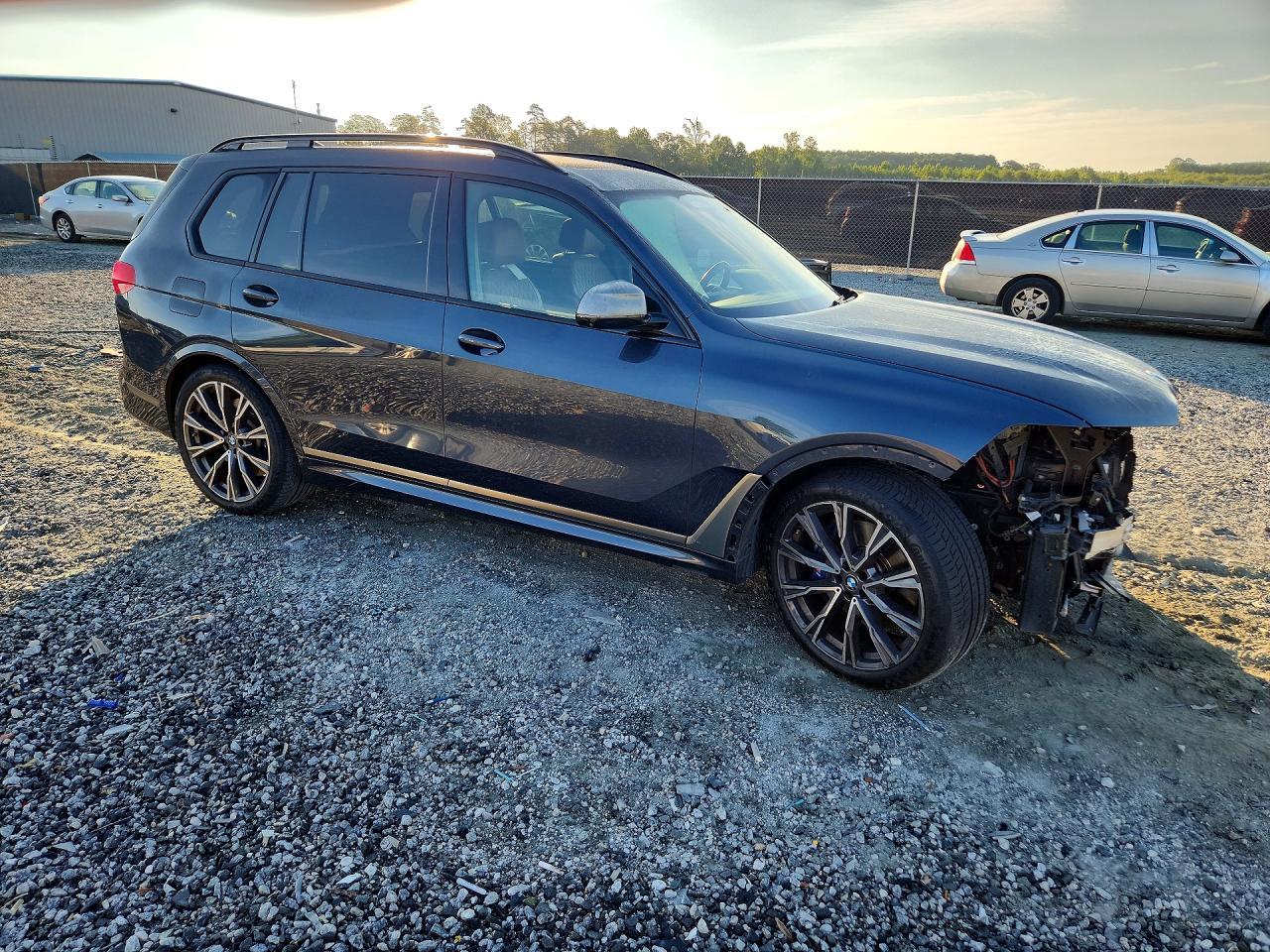 2021 BMW X7 M50I - zdjęcie 4