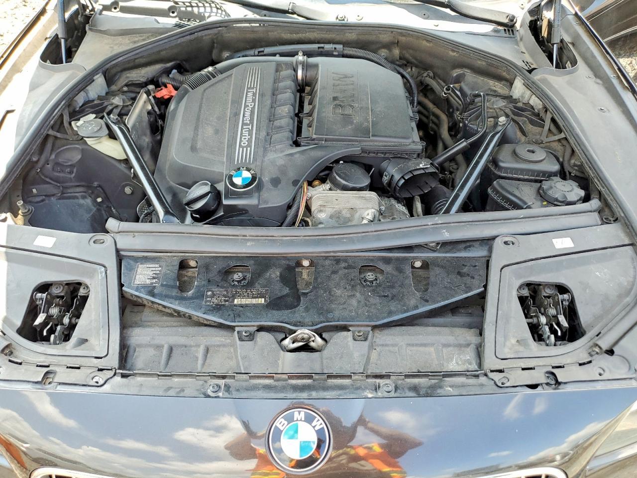 2014 BMW Seria 5 535i - zdjęcie 11