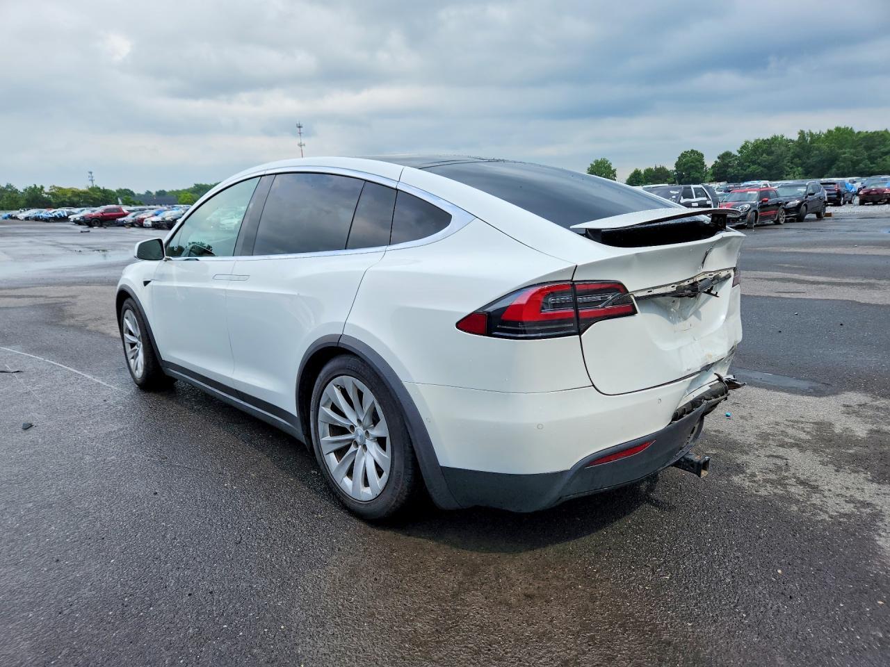 2019 Tesla Model X - zdjęcie 2