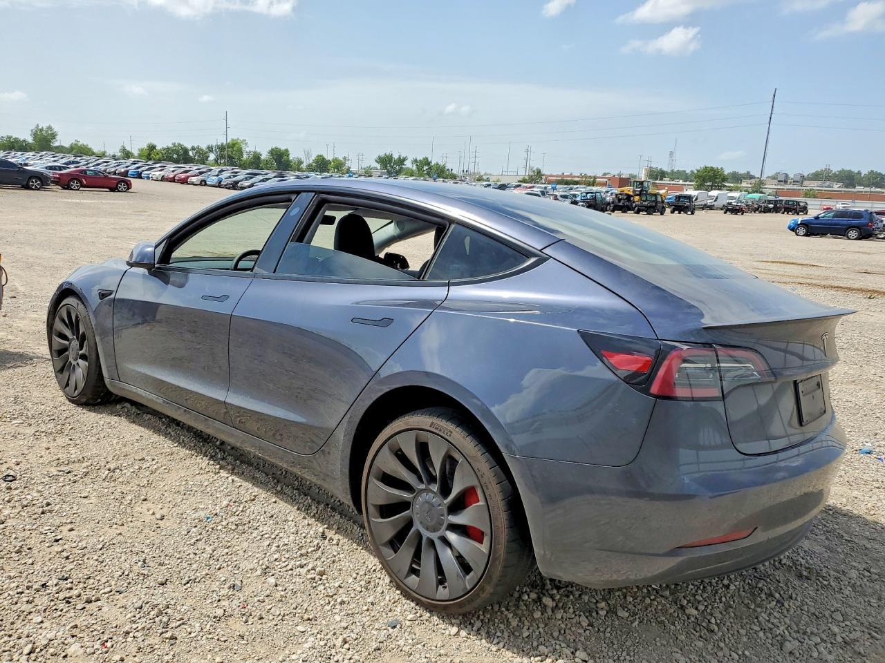 2023 Tesla Model 3 - zdjęcie 2