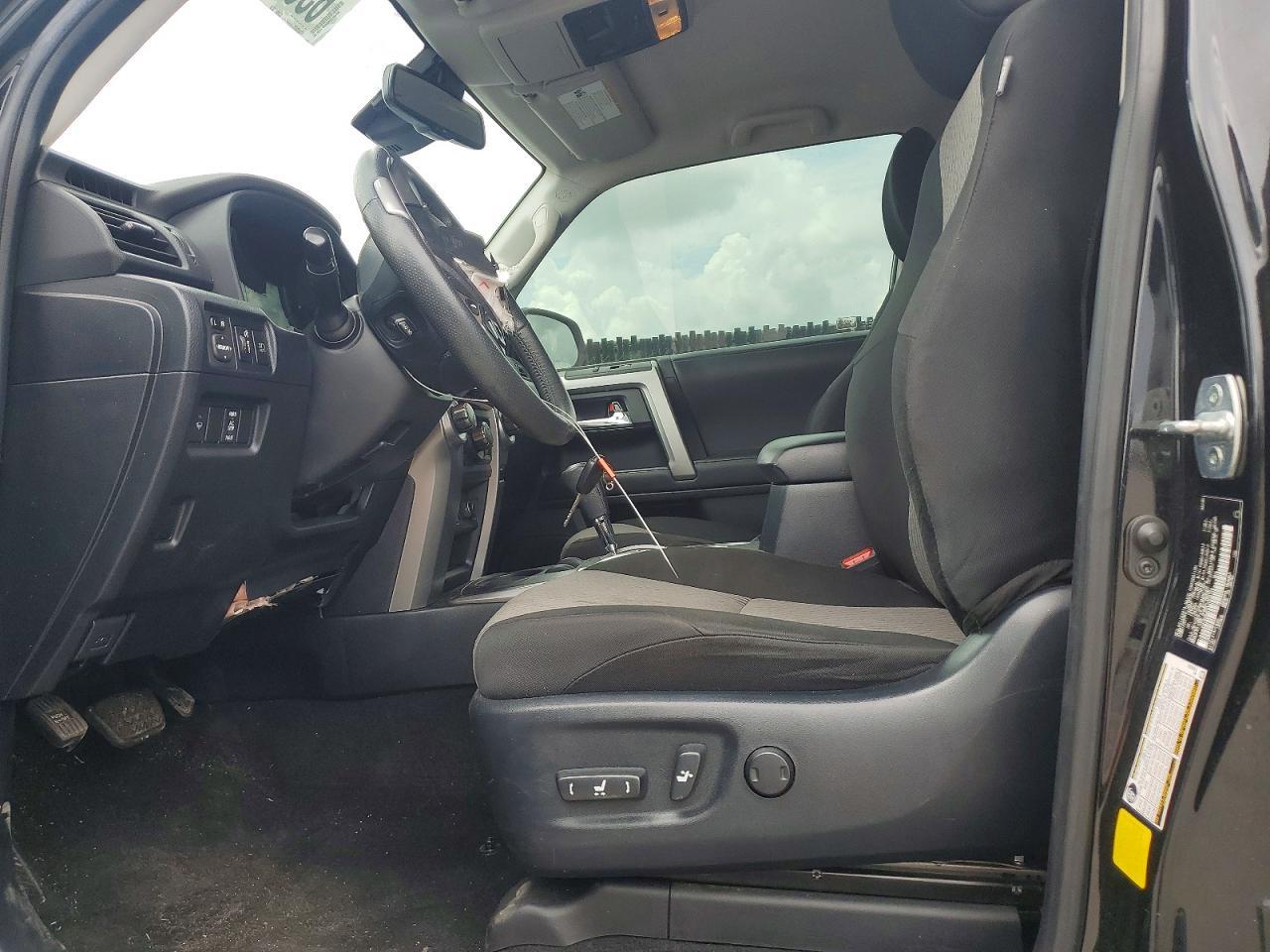 2020 Toyota 4Runner Sr5 - zdjęcie 7