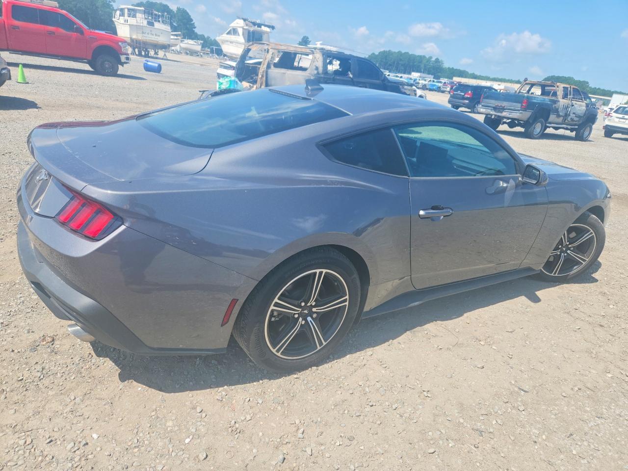 2024 Ford Mustang - zdjęcie 3