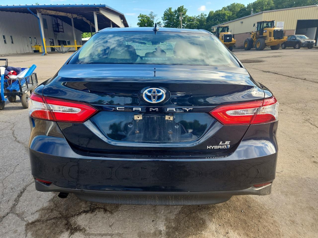 2018 Toyota Camry Le - zdjęcie 6