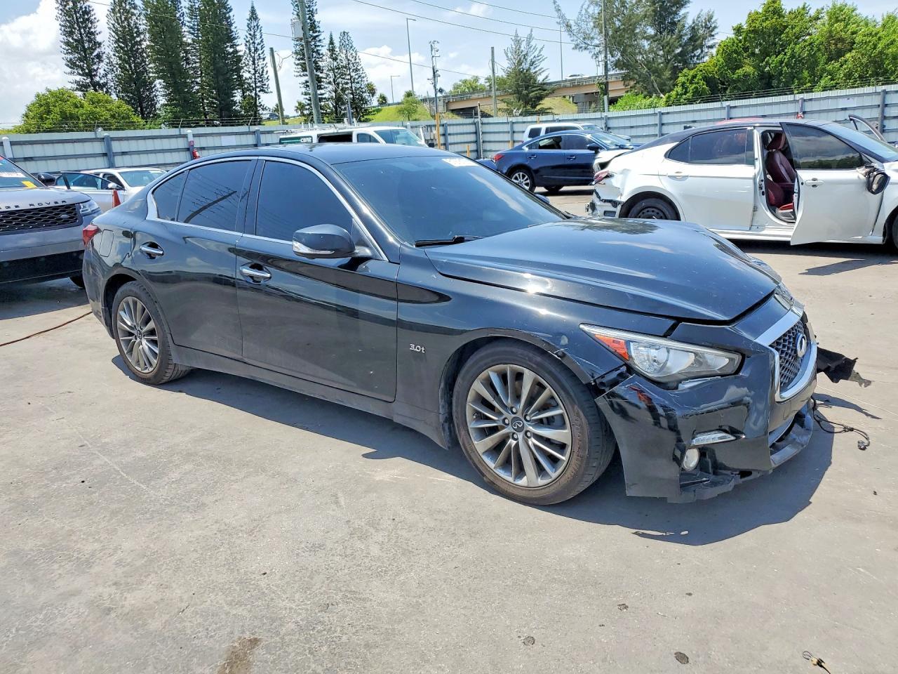2019 Infiniti Q50 3.0T Luxe - zdjęcie 4