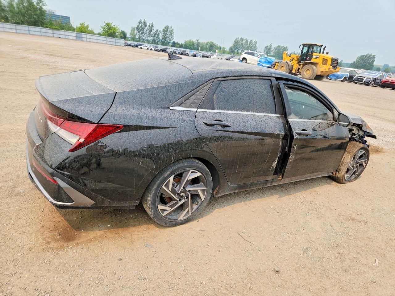2024 Hyundai Elantra Luxury - zdjęcie 3