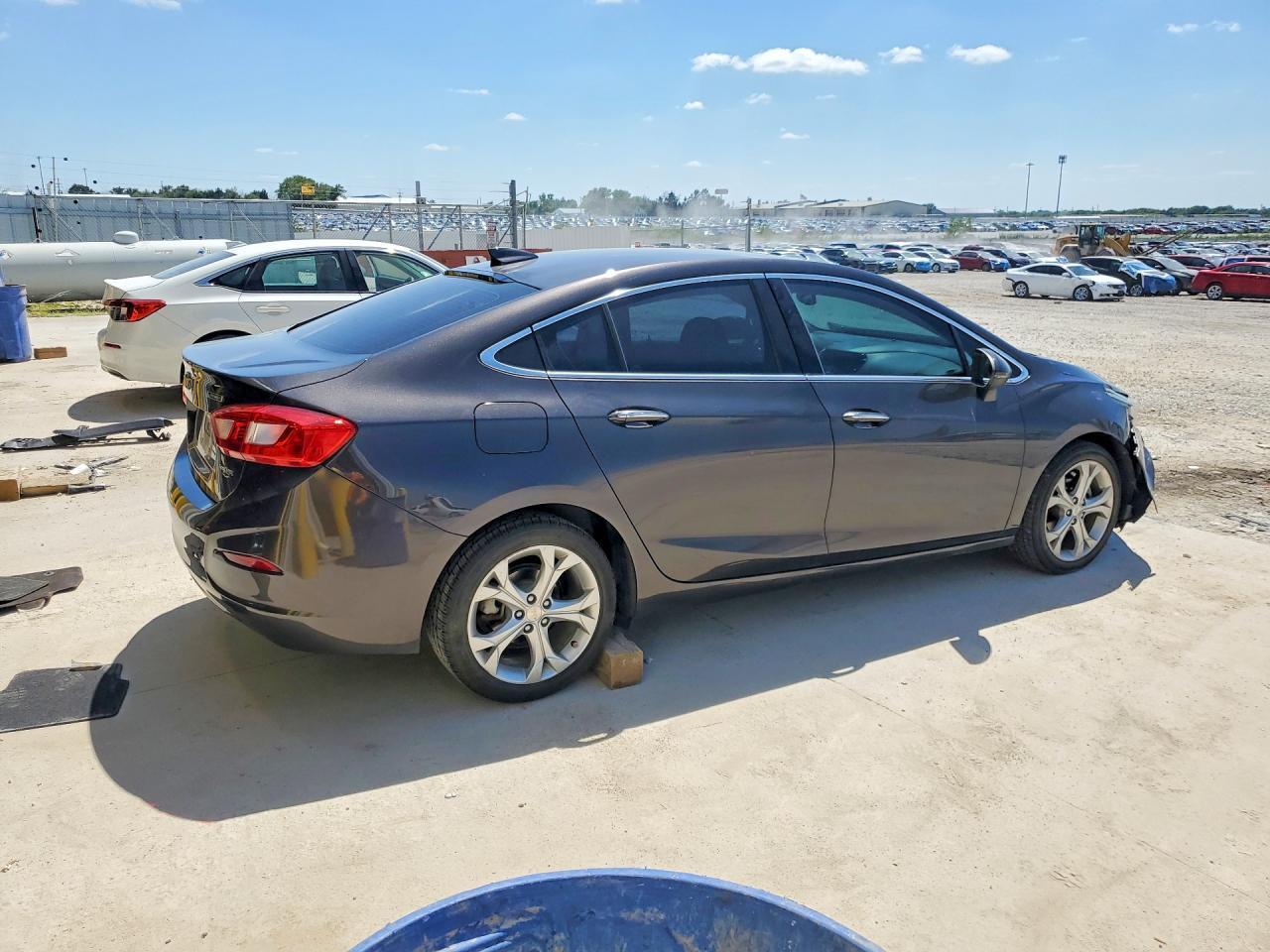 2017 Chevrolet Cruze Premier - zdjęcie 3