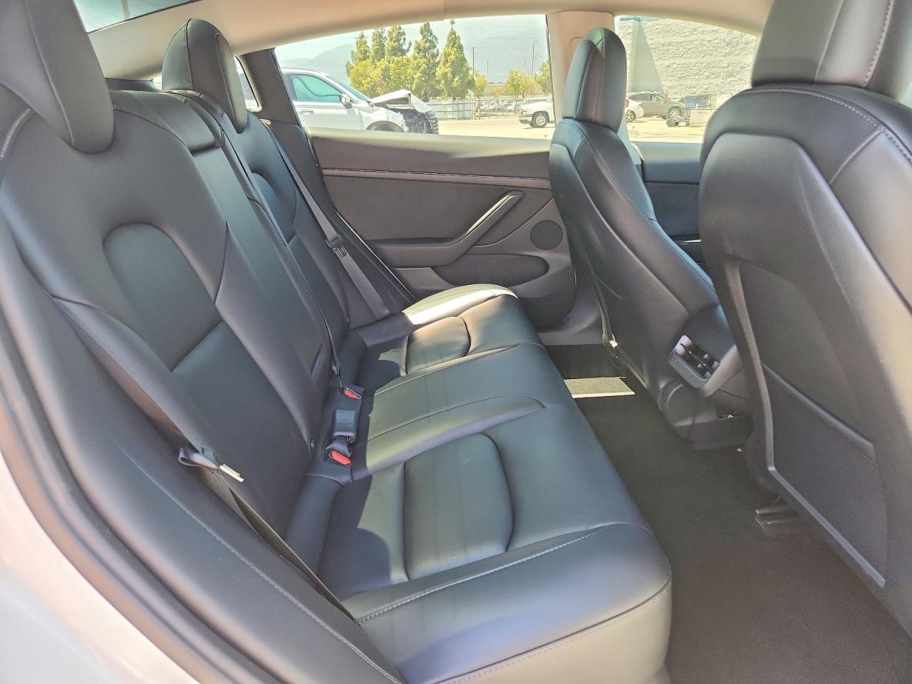 2022 Tesla Model 3 - zdjęcie 10