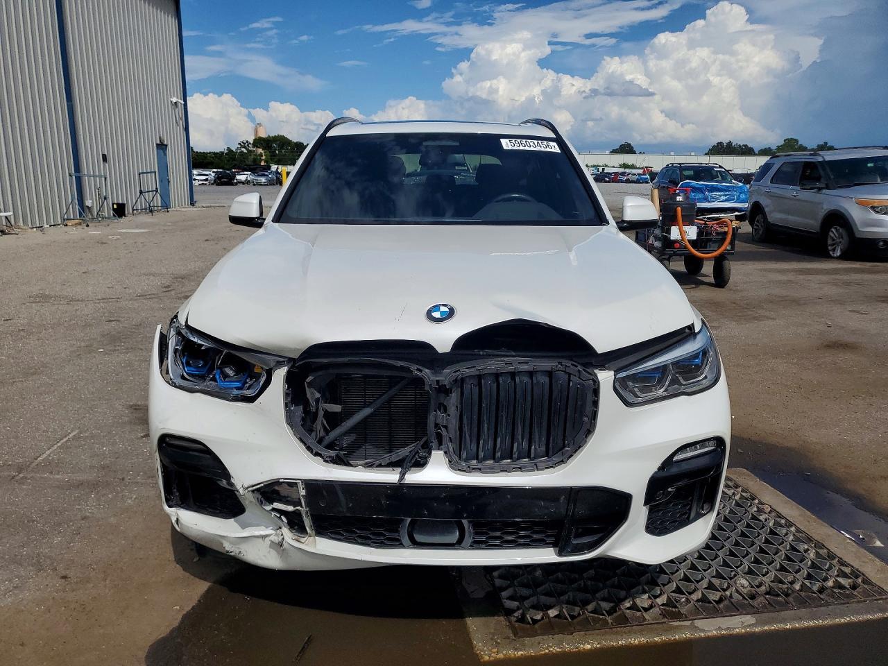 2021 BMW X5 xDrive40I - zdjęcie 5