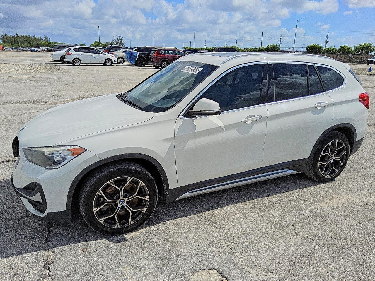 2020 BMW X1 Sdrive28I - zdjęcie główne