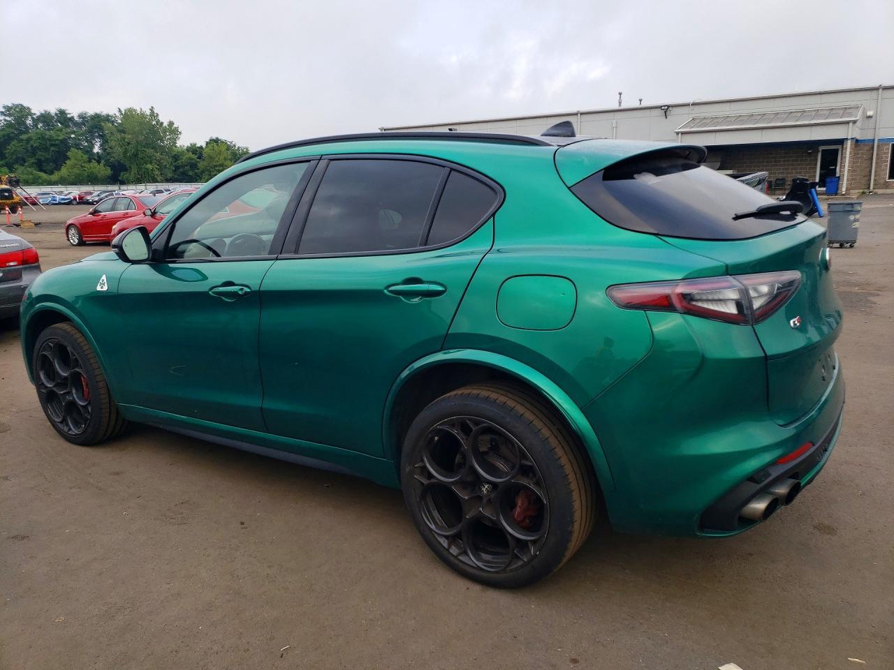 2024 Alfa Romeo Stelvio Quadrifoglio - zdjęcie 2