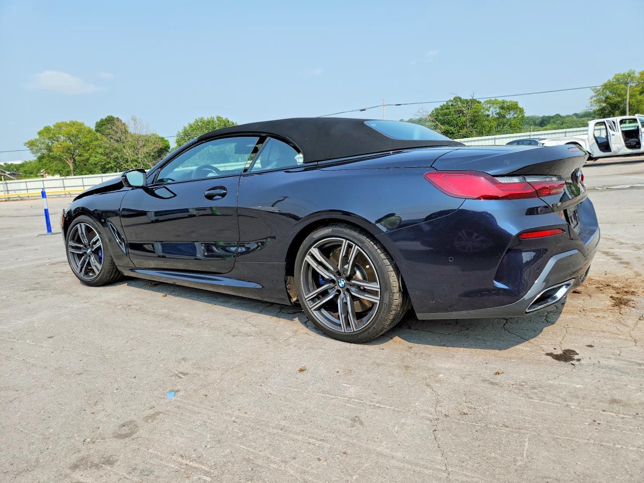 BMW Seria 8 - zdjęcie 2