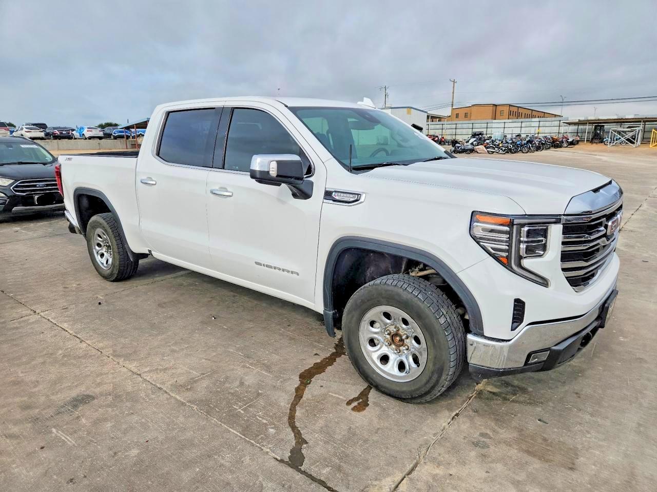 2023 GMC Sierra K1500 Slt - zdjęcie 4