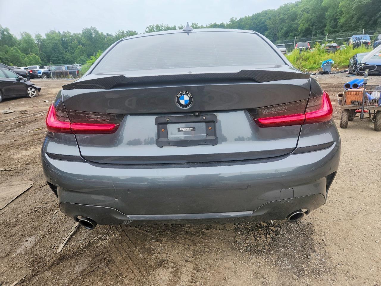 2021 BMW Seria 3 330i - zdjęcie 6