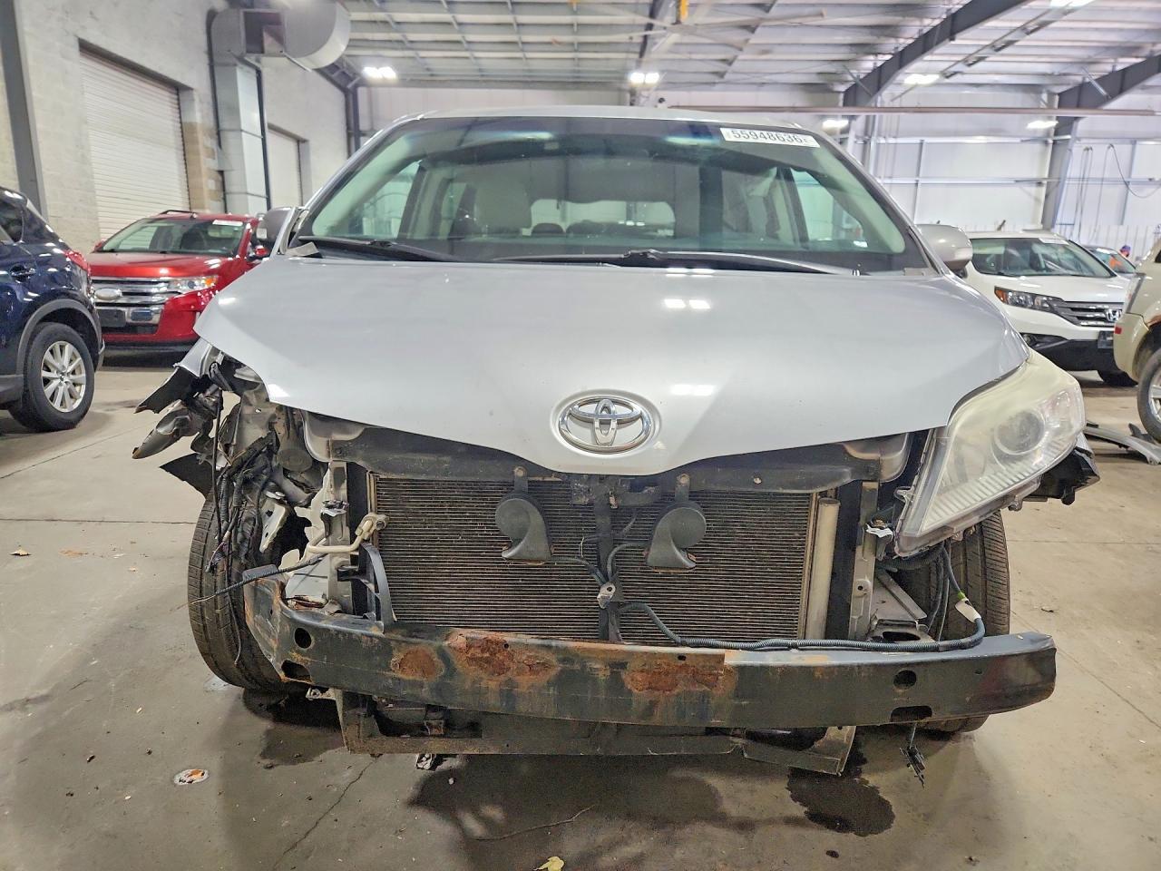 2013 Toyota Sienna Limited 7-Passenger - zdjęcie 5