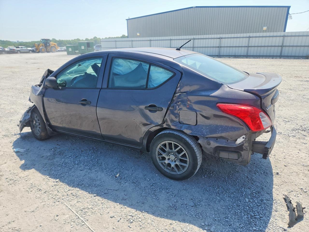 2015 Nissan Versa 1.6 S Plus - zdjęcie 2