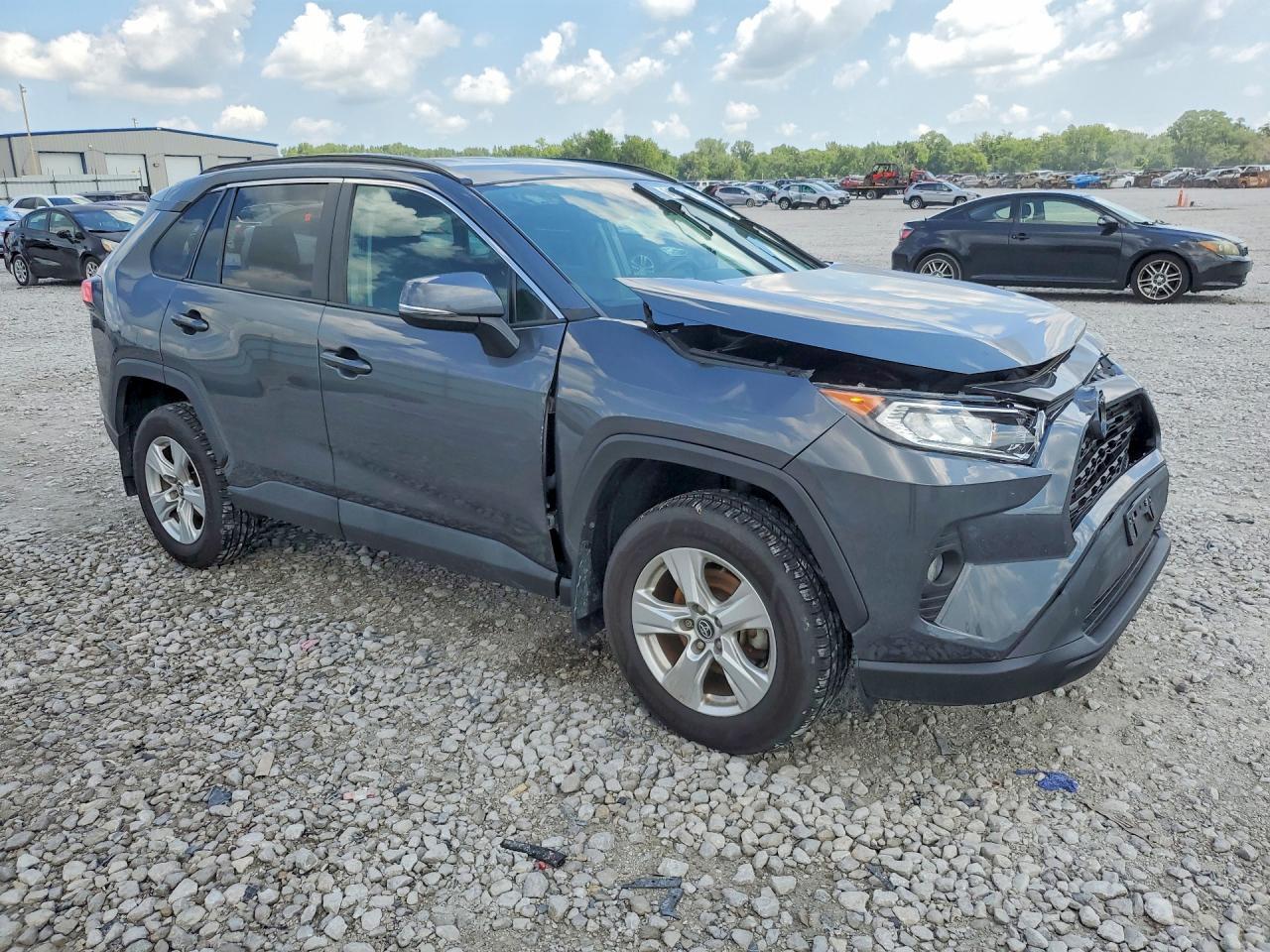 2021 Toyota Rav4 Xle - zdjęcie 4
