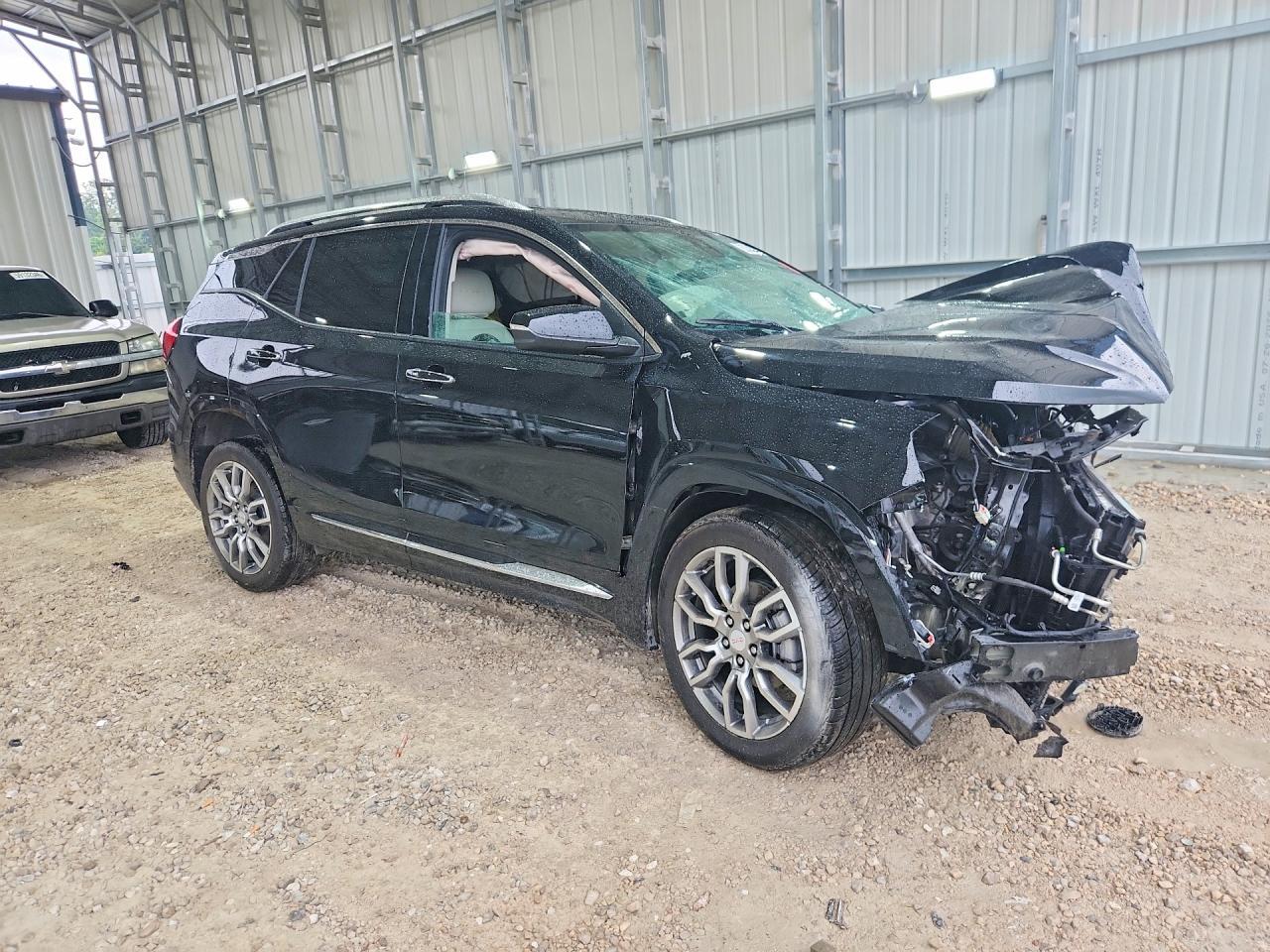 2023 GMC Terrain Denali - zdjęcie 4