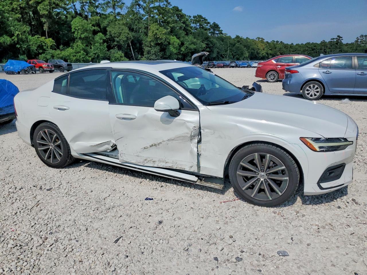 2021 Volvo S60 T5 Momentum - zdjęcie 4