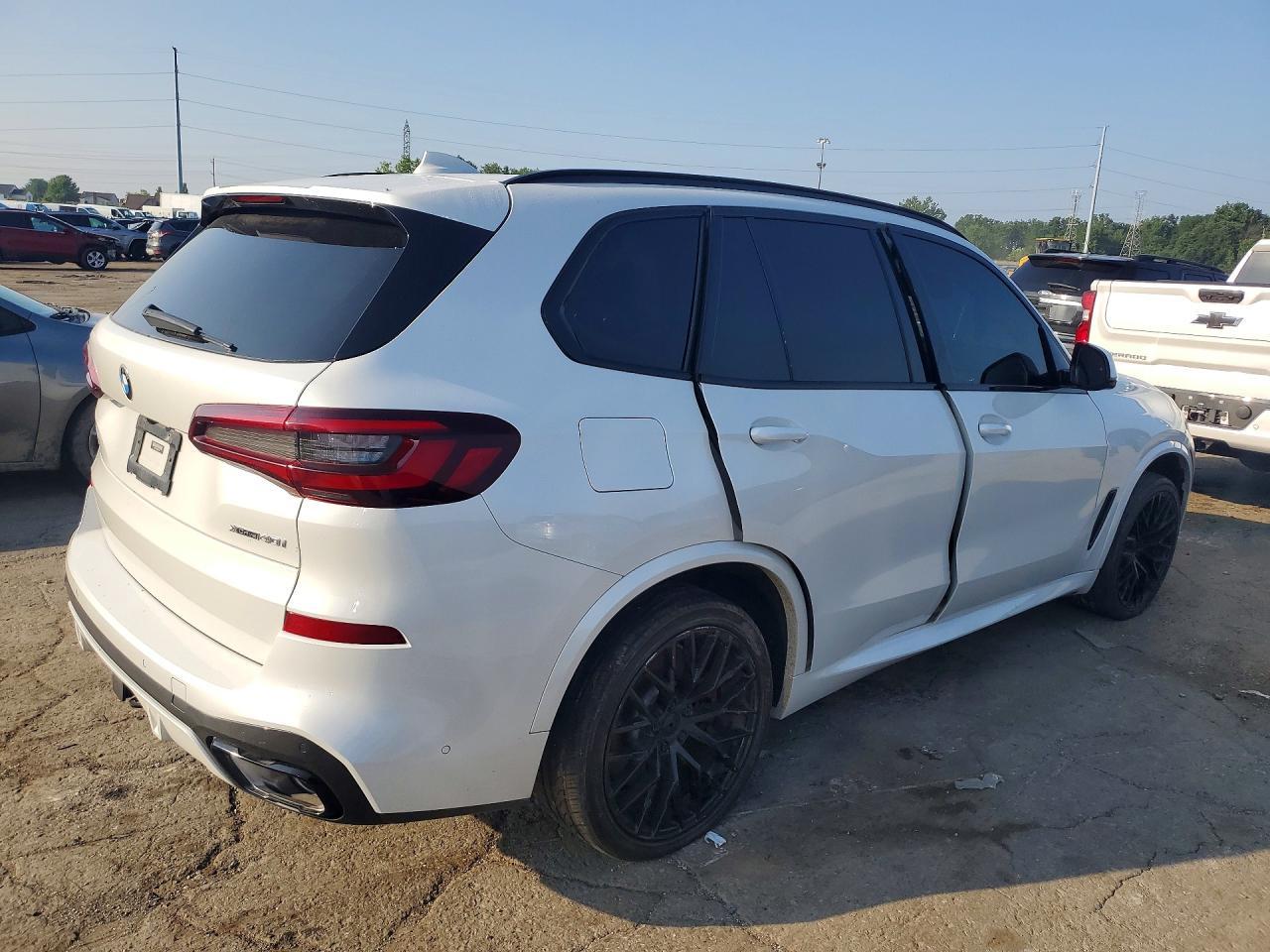 2021 BMW X5 xDrive40I - zdjęcie 3