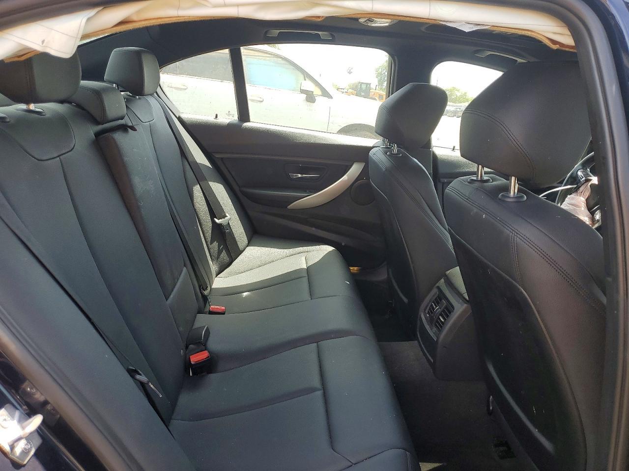 2014 BMW 320 I - zdjęcie 10