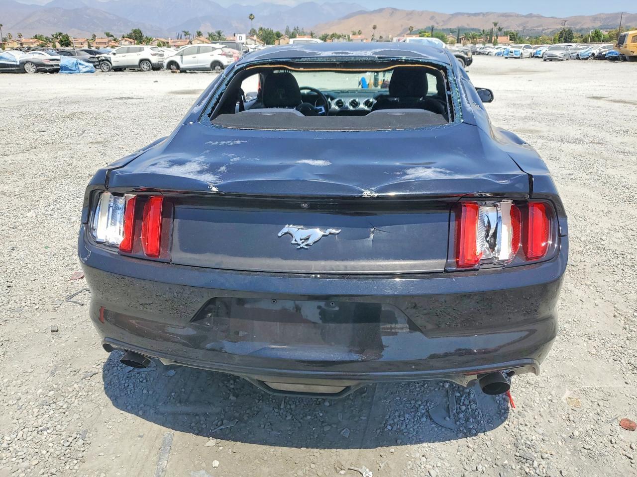 2015 Ford Mustang - zdjęcie 6
