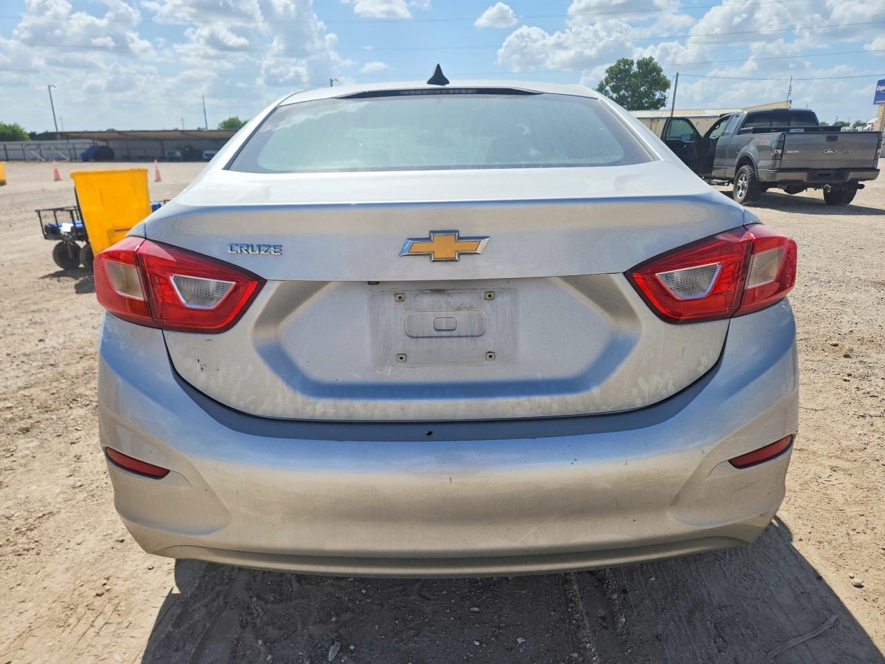 2018 Chevrolet Cruze Ls - zdjęcie 6