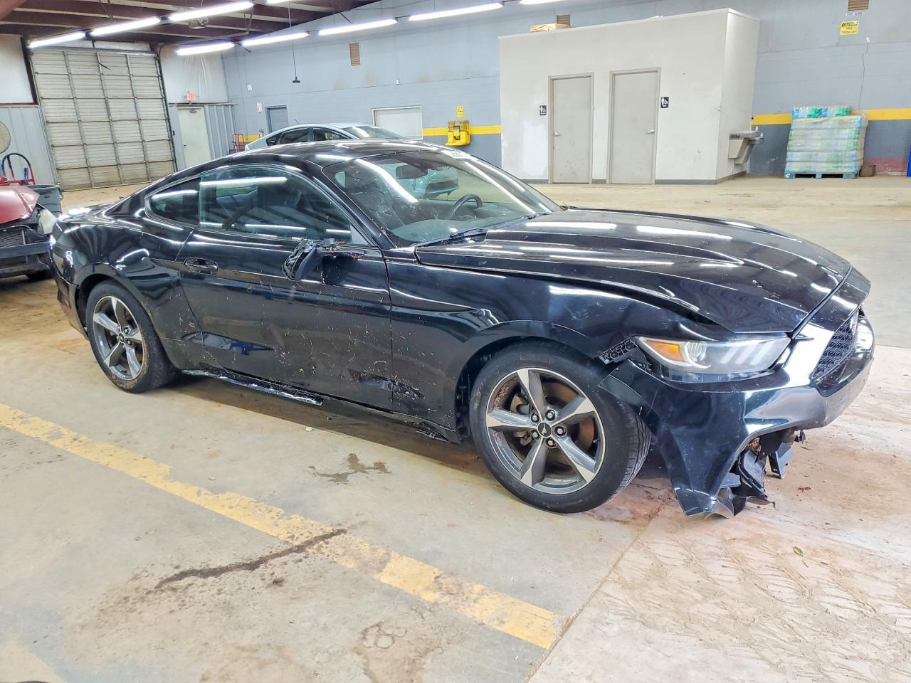 2015 Ford Mustang - zdjęcie 4