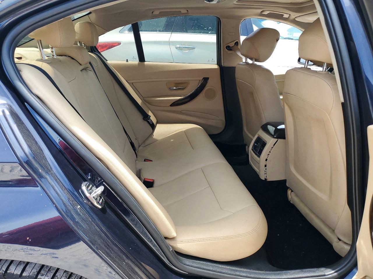 2016 BMW Seria 3 320i - zdjęcie 10