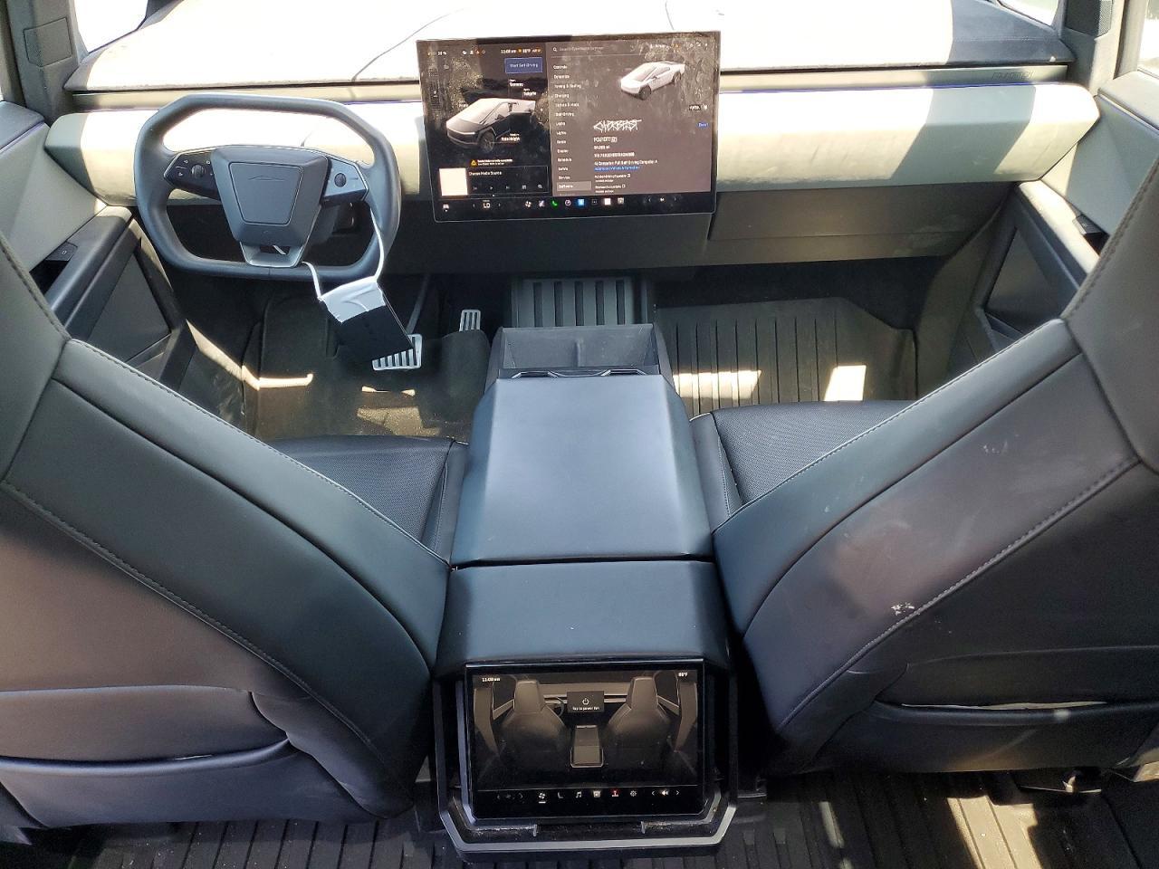 2024 Tesla Cybertruck - zdjęcie 8