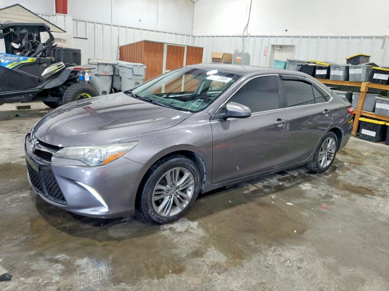 2016 Toyota Camry Se - zdjęcie główne