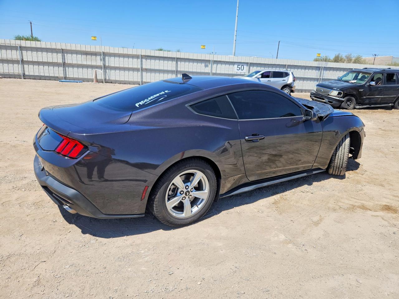 2024 Ford Mustang - zdjęcie 3