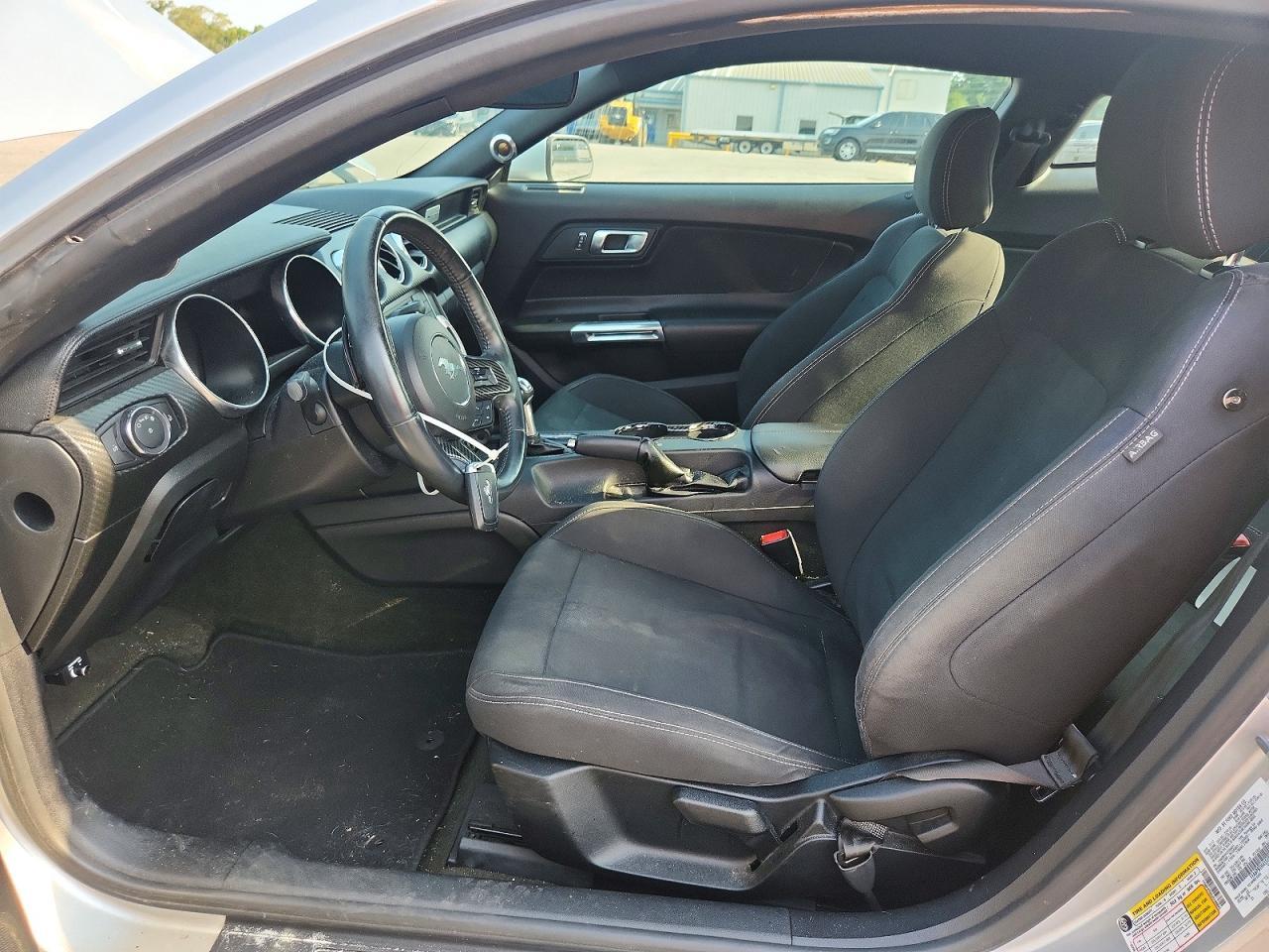 2018 Ford Mustang - zdjęcie 7