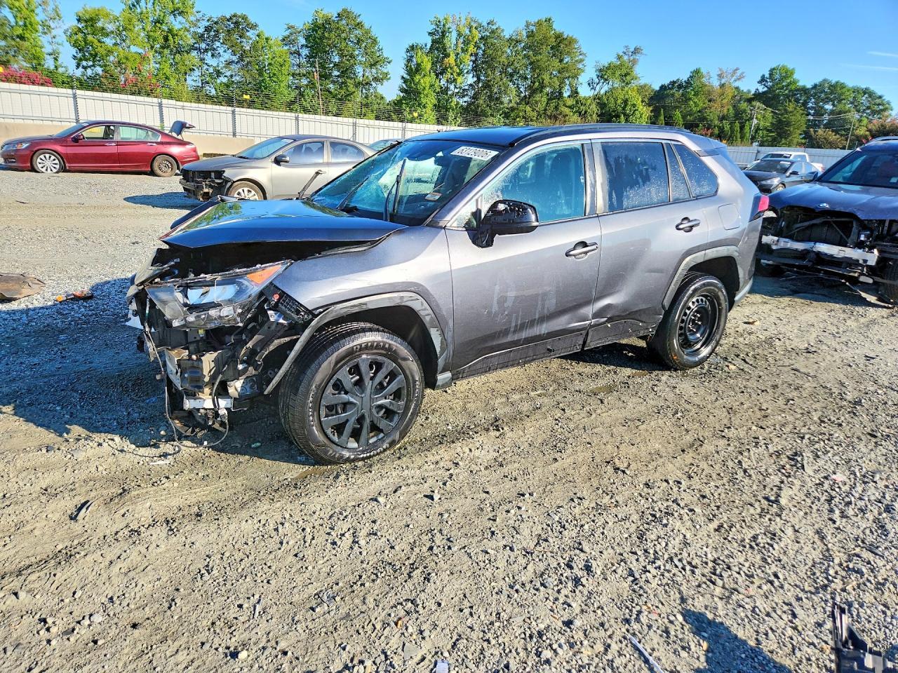 2020 Toyota Rav4 Le - zdjęcie główne