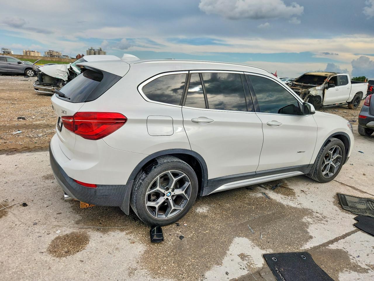 2016 BMW X1 xDrive28I - zdjęcie 3