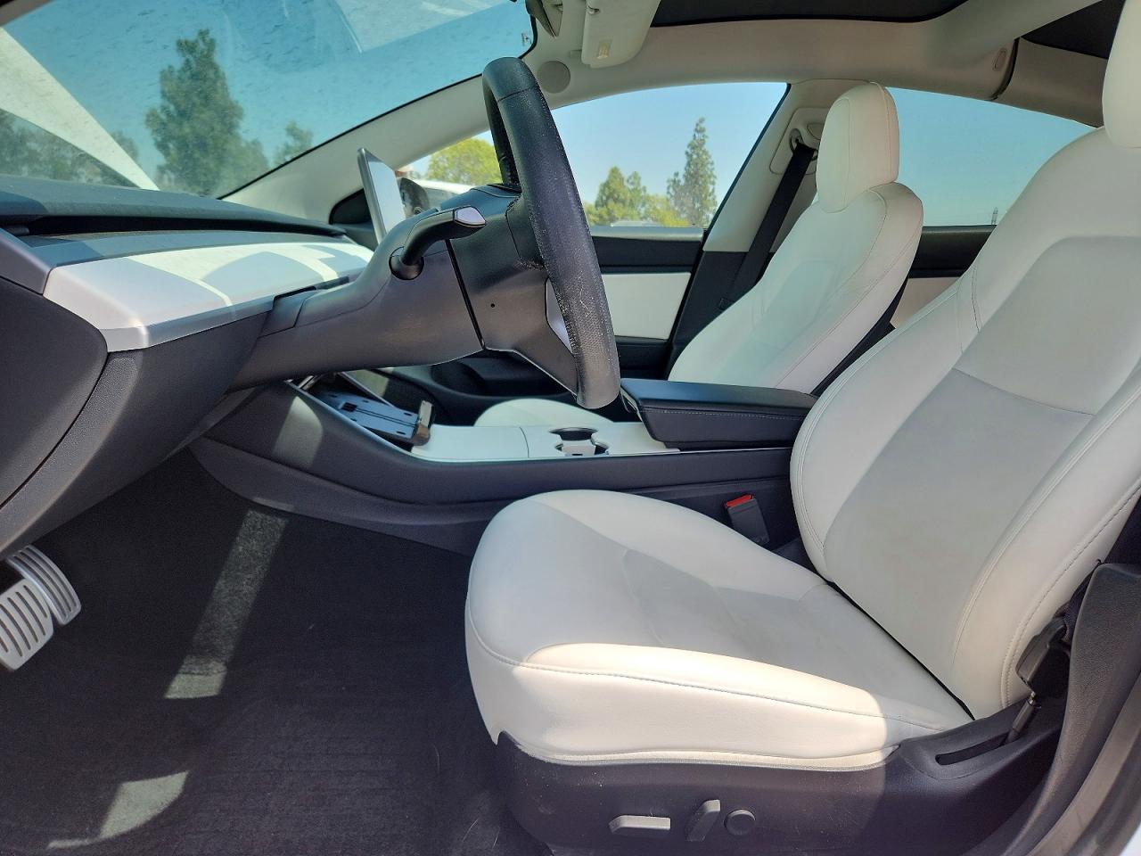 2019 Tesla Model 3 - zdjęcie 7