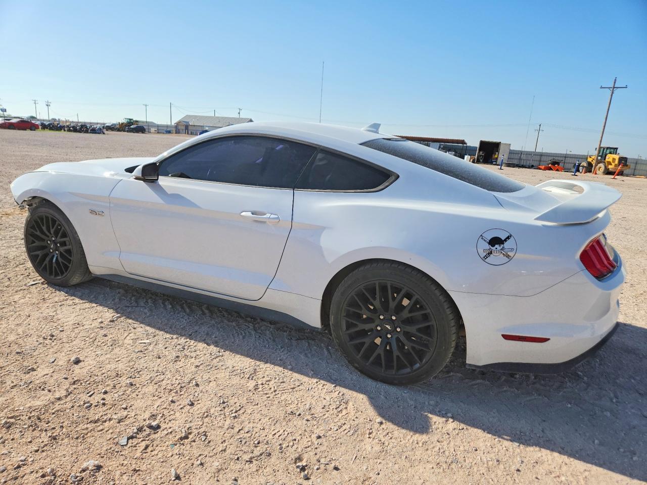 2022 Ford Mustang Gt - zdjęcie 2
