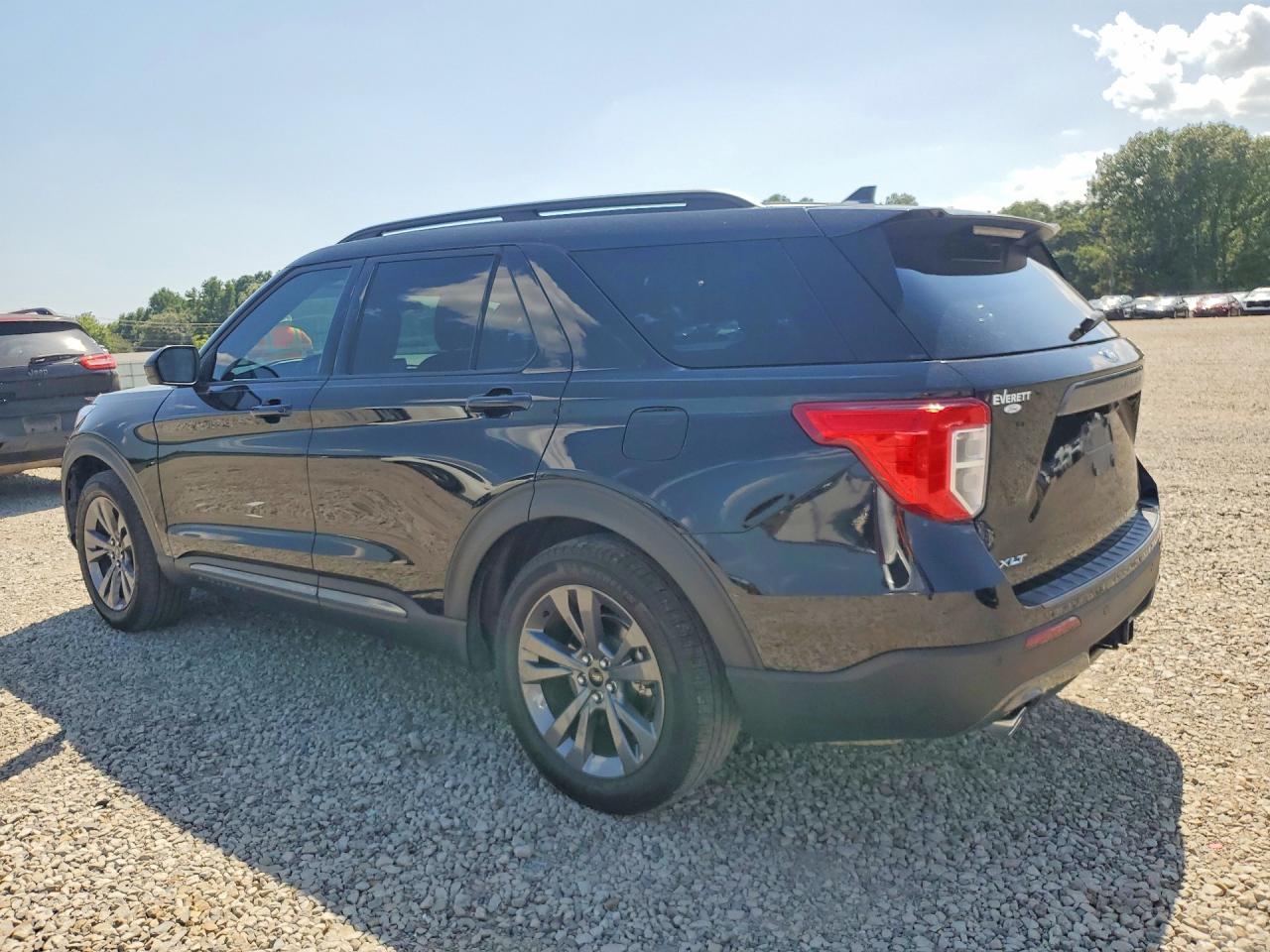 2024 Ford Explorer Xlt - zdjęcie 2