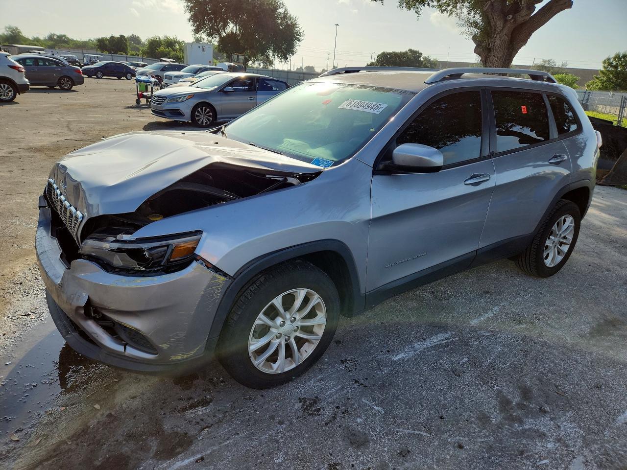 2020 Jeep Cherokee Latitude - zdjęcie główne
